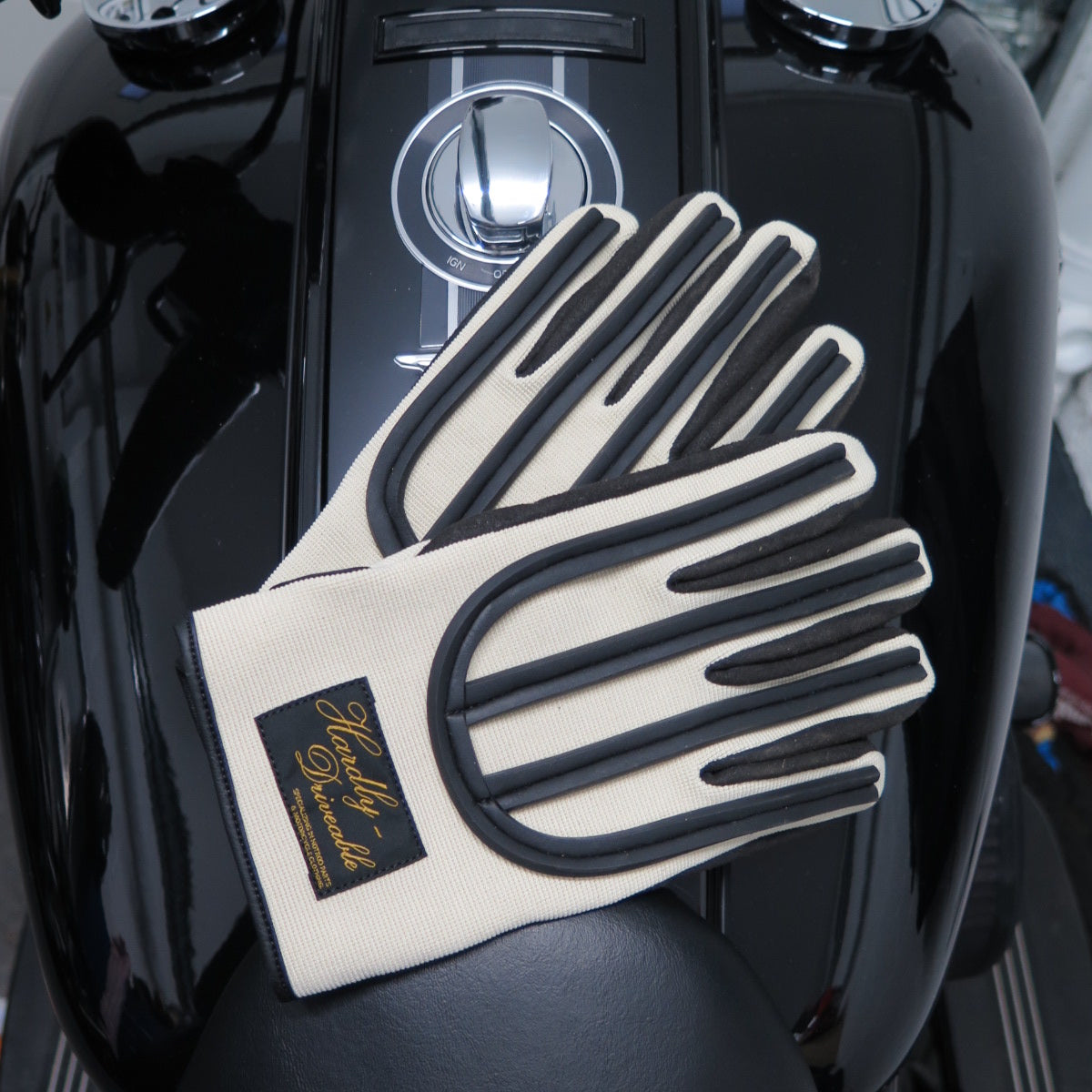 Hardly Driveable VMX Glove